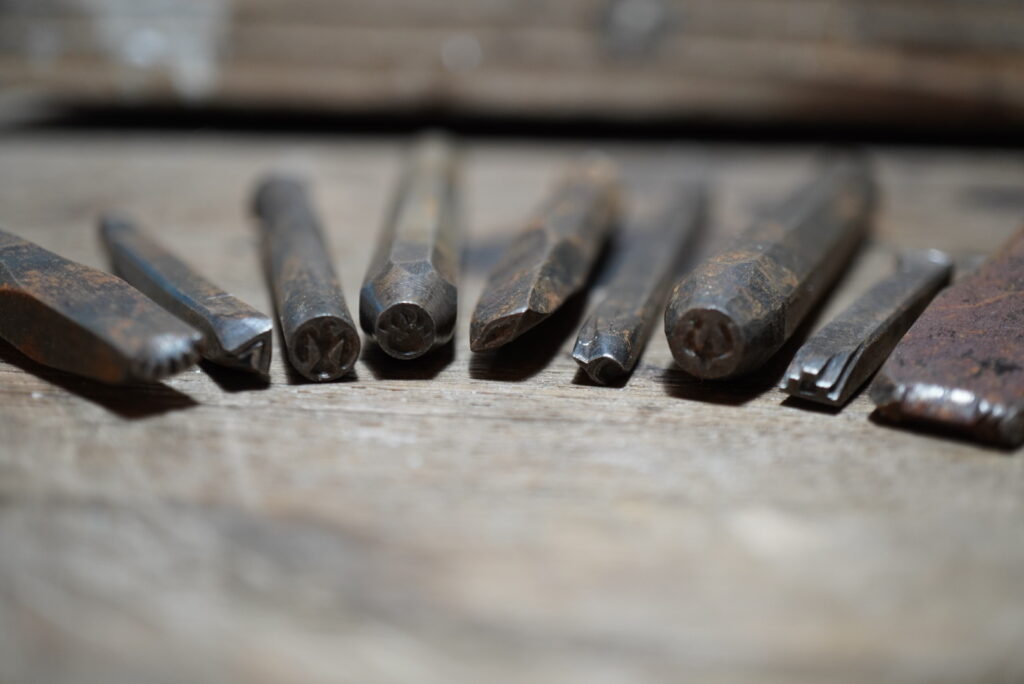 デザインタガネの製作風景